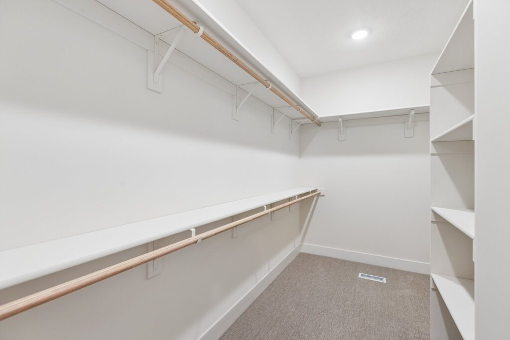 23-web-or-mls-8793 - 7805 N 167th Ave_023