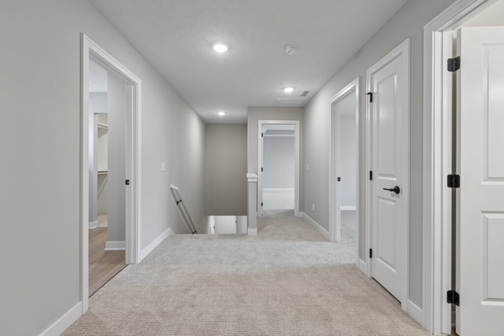 25-web-or-mls-8512 - 6221 N 210th St_025