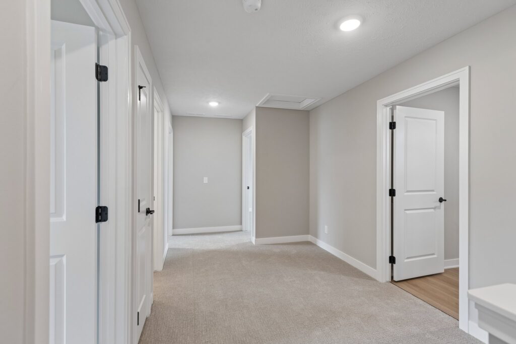 26-web-or-mls-8512 - 6221 N 210th St_026