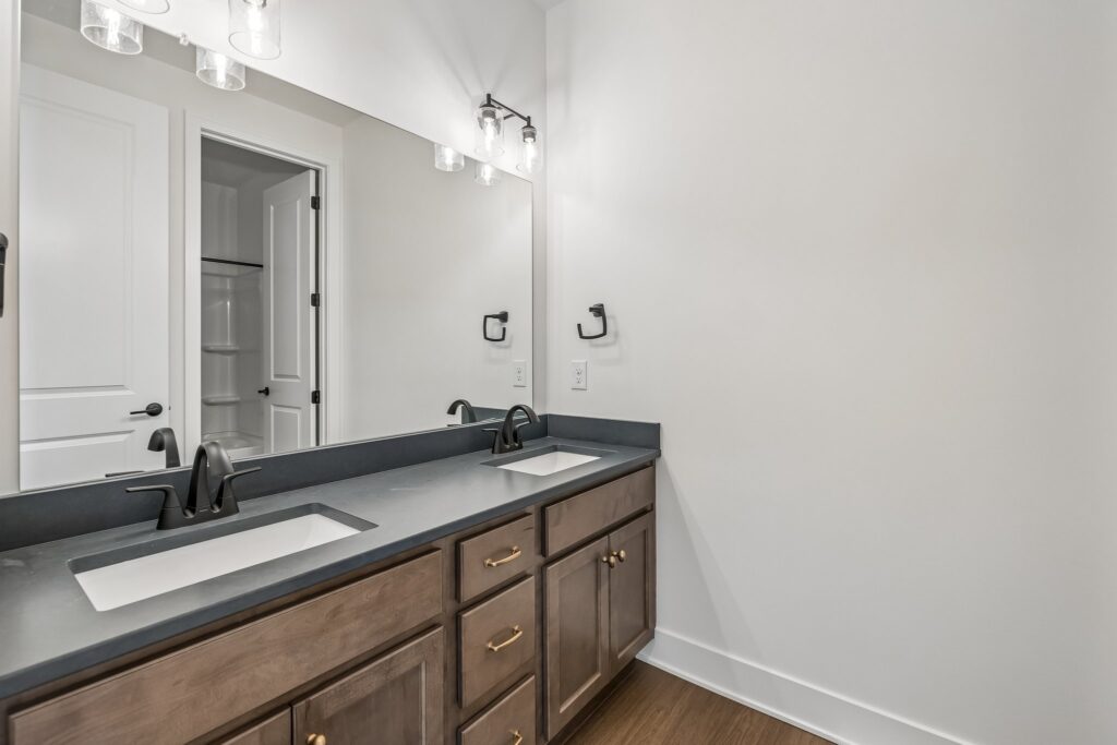 27-web-or-mls-8267 - 21417 Z Street_027