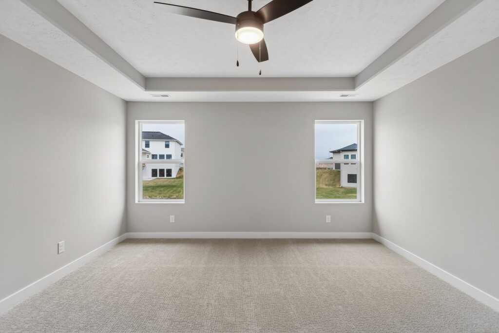 27-web-or-mls-8512 - 6221 N 210th St_027