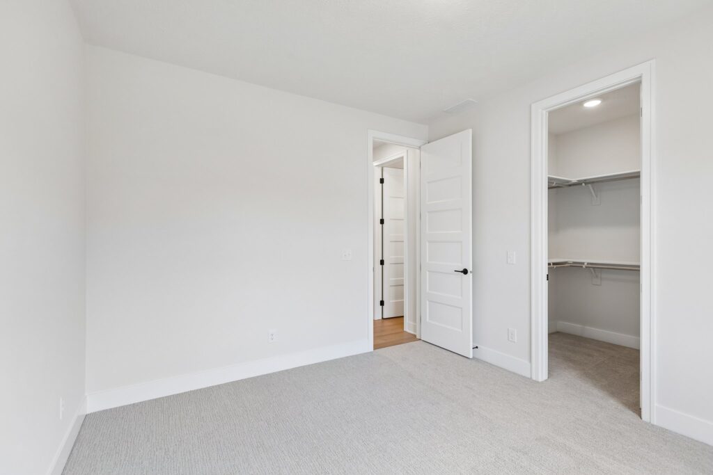 27-web-or-mls-8793 - 7805 N 167th Ave_027