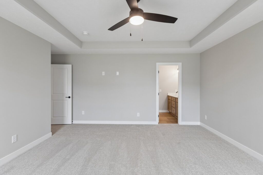 28-web-or-mls-8512 - 6221 N 210th St_028