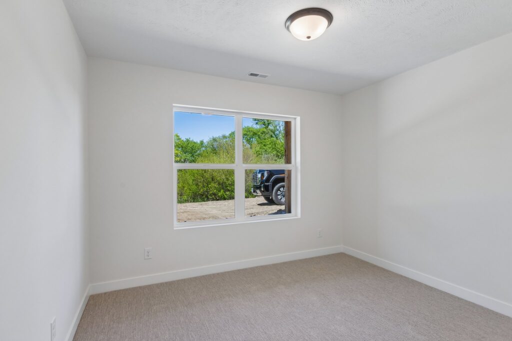 28-web-or-mls-8745 - 11306 Portage Cir_028
