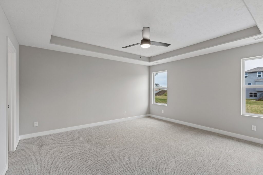 29-web-or-mls-8512 - 6221 N 210th St_029