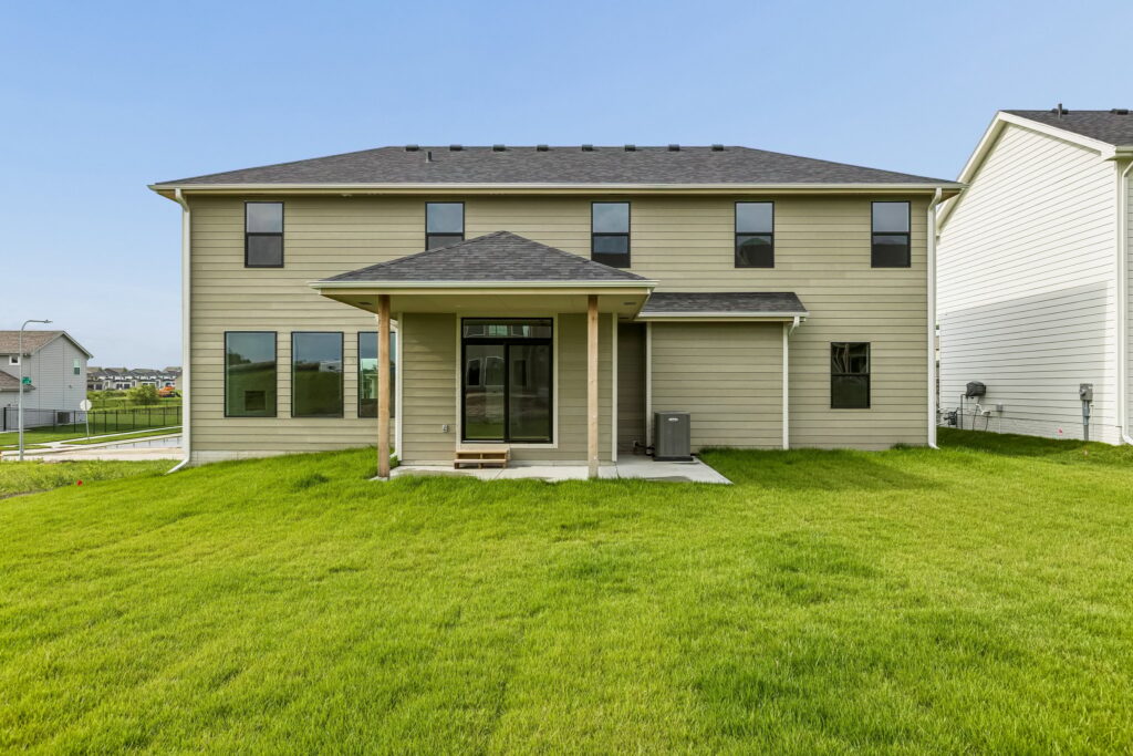 3-web-or-mls-21420 Z St, Elkhorn_003