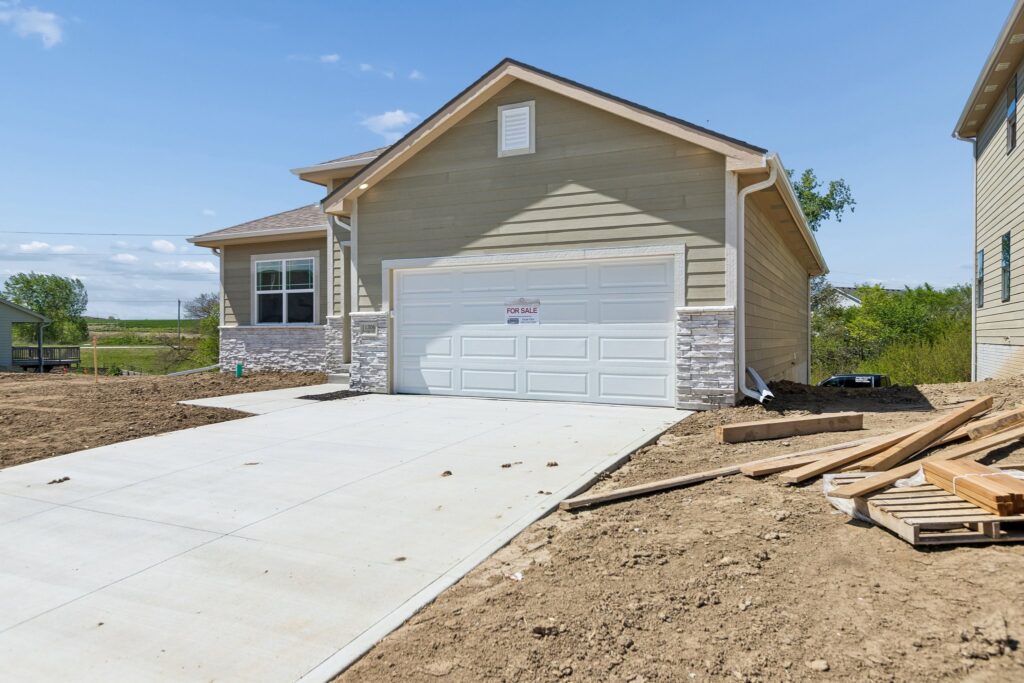 3-web-or-mls-8745 - 11306 Portage Cir_003