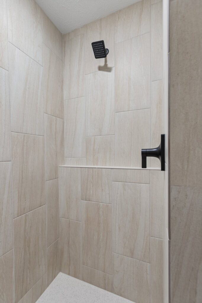 32-web-or-mls-8512 - 6221 N 210th St_032