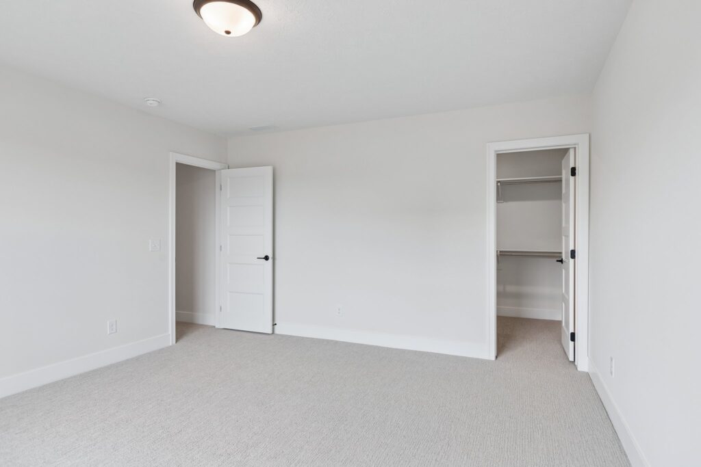 34-web-or-mls-8793 - 7805 N 167th Ave_034
