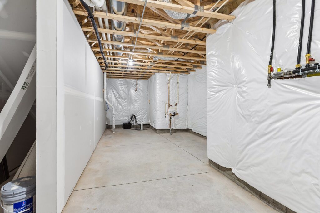 35-web-or-mls-8793 - 7805 N 167th Ave_035