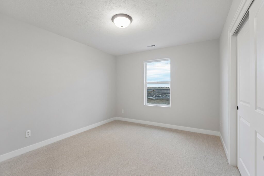 37-web-or-mls-8528 - 8614 Legacy St_037