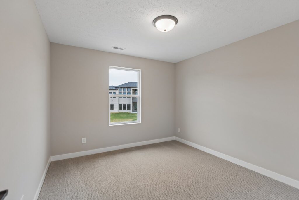 38-web-or-mls-8512 - 6221 N 210th St_038