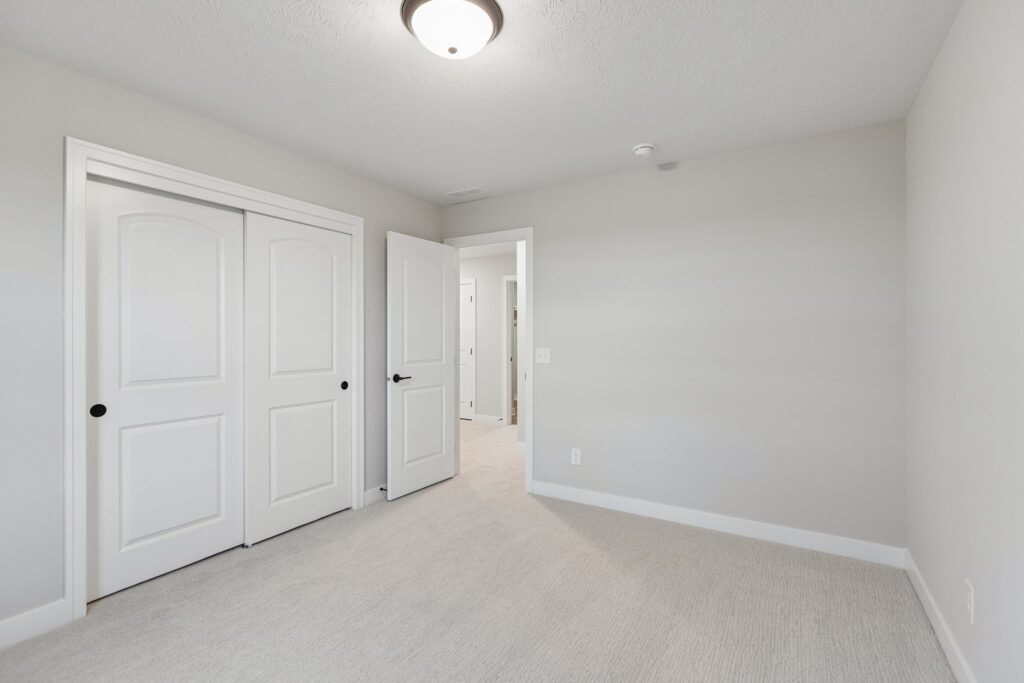 38-web-or-mls-8528 - 8614 Legacy St_038
