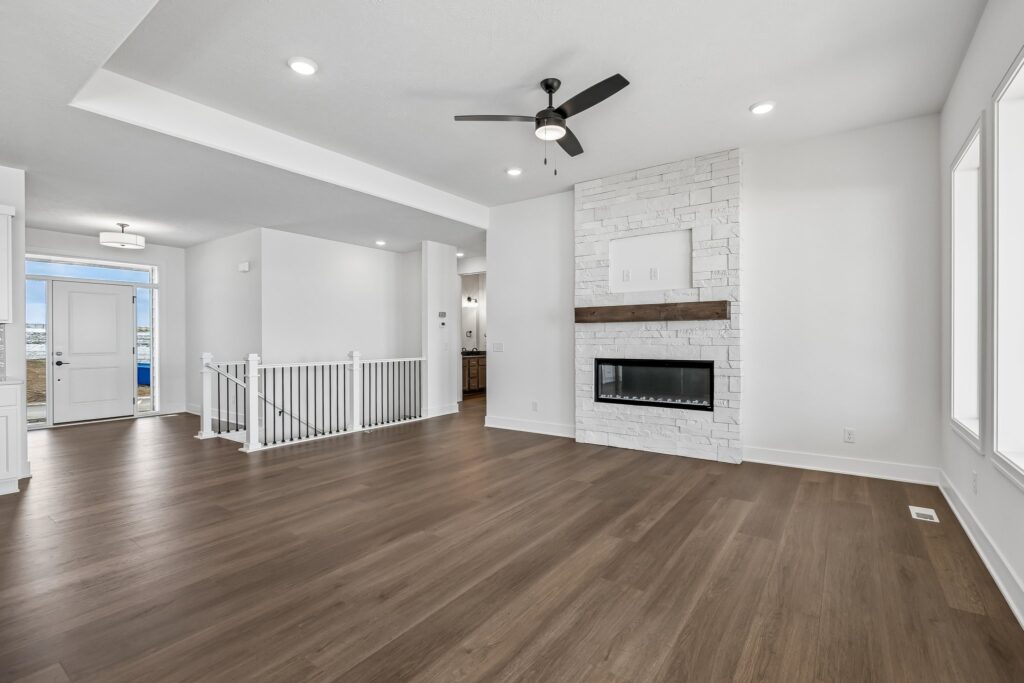 4-web-or-mls-8267 - 21417 Z Street_004