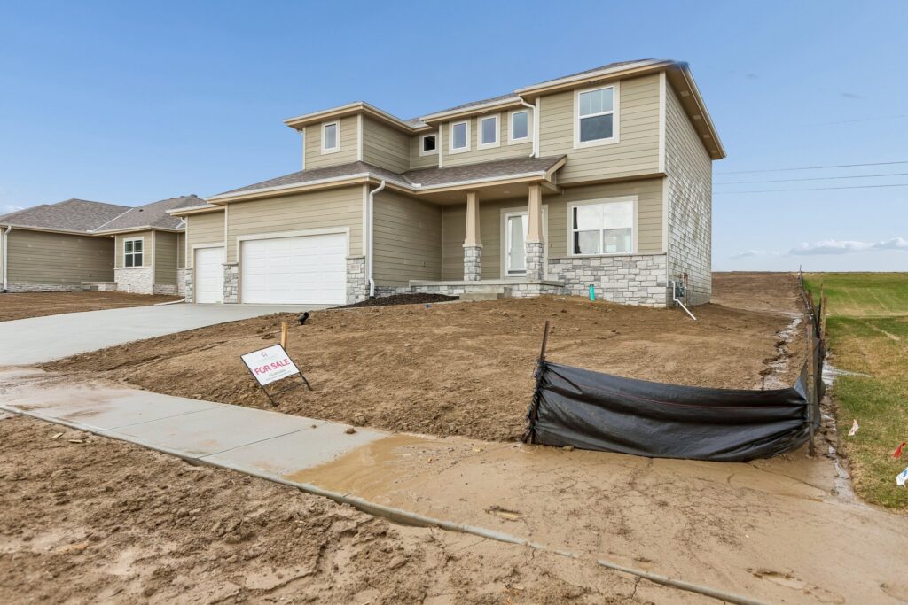 4-web-or-mls-8528 - 8614 Legacy St_004