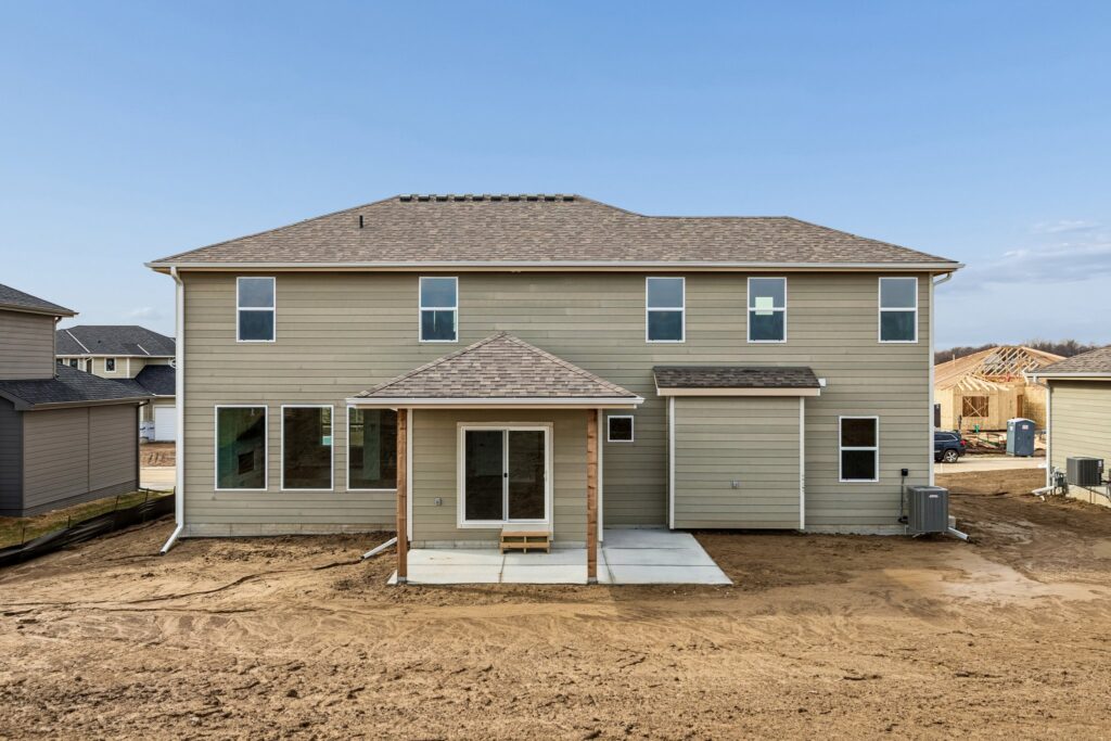 44-web-or-mls-8528 - 8614 Legacy St_002 (2)