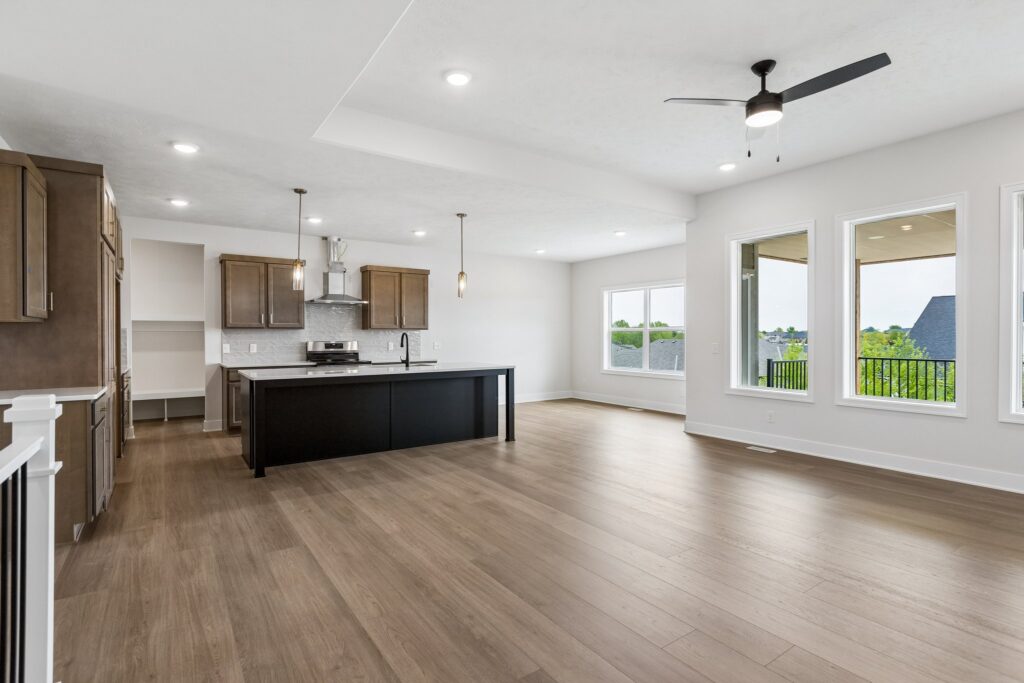 5-web-or-mls-8793 - 7805 N 167th Ave_005