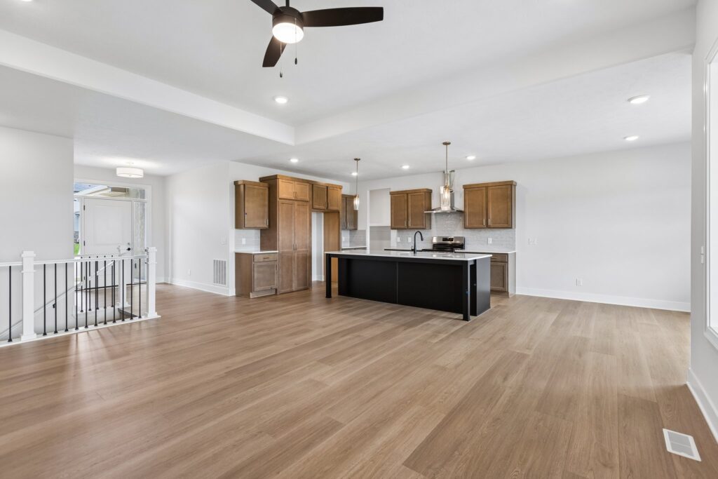 6-web-or-mls-8793 - 7805 N 167th Ave_006