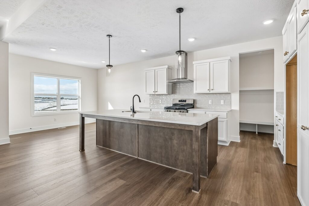 7-web-or-mls-8267 - 21417 Z Street_007