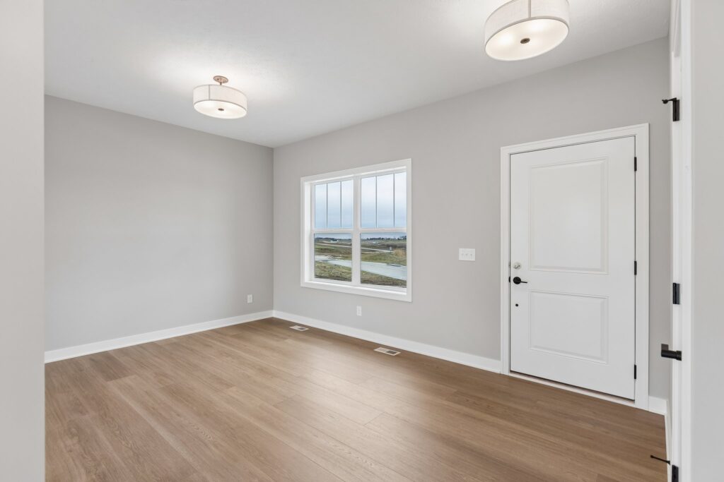 7-web-or-mls-8512 - 6221 N 210th St_007