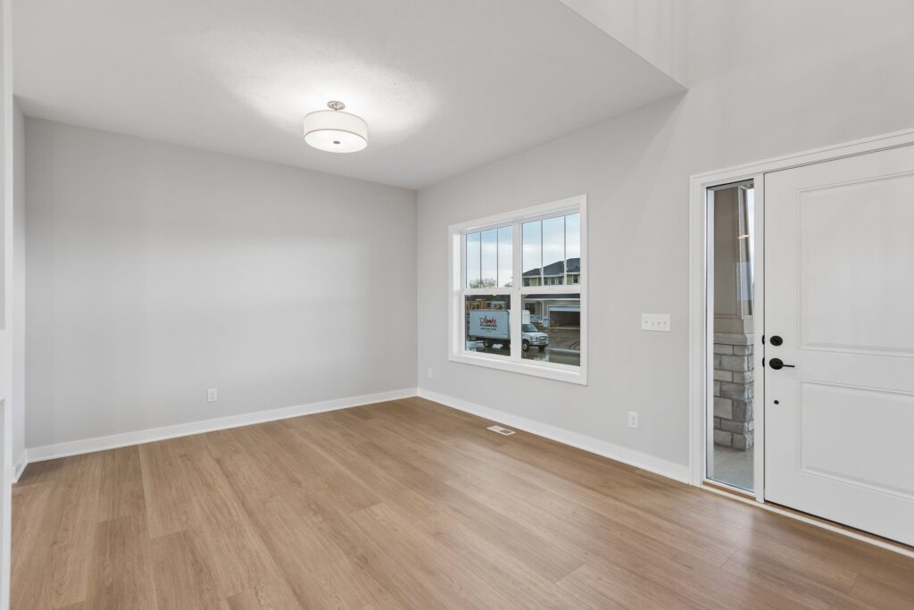 7-web-or-mls-8528 - 8614 Legacy St_007