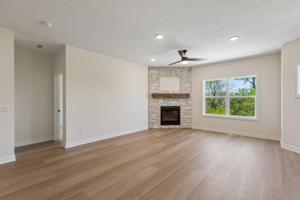 7-web-or-mls-8745 - 11306 Portage Cir_006
