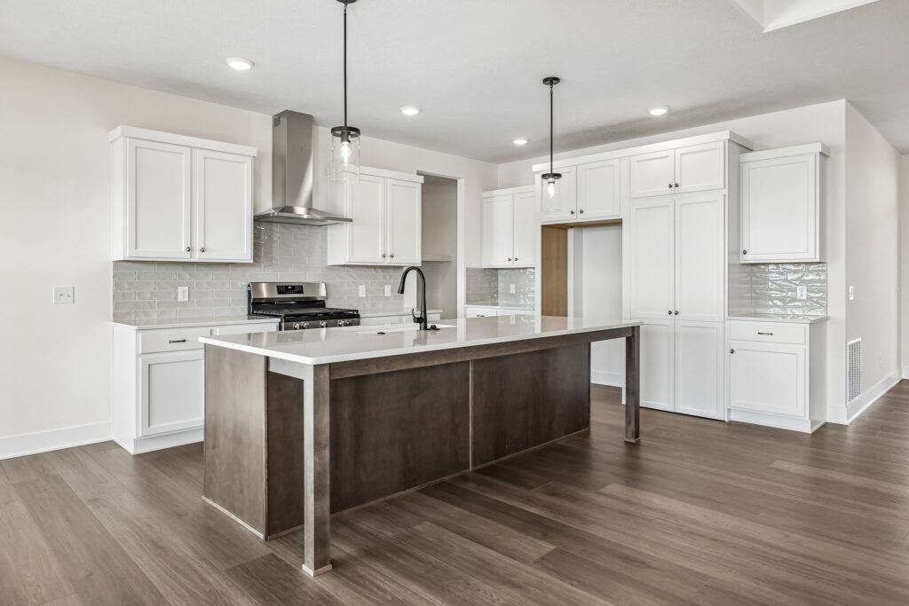 8-web-or-mls-8267 - 21417 Z Street_008