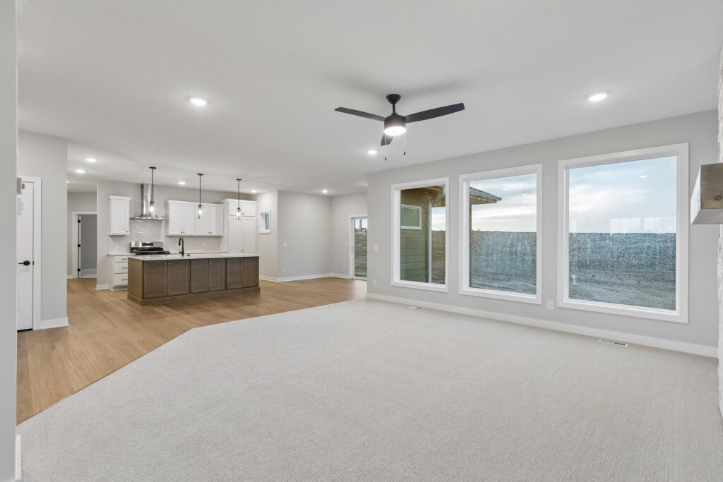 8-web-or-mls-8528 - 8614 Legacy St_008