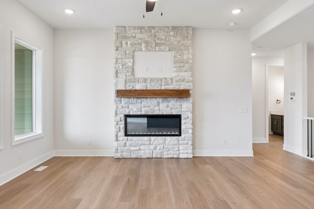 8-web-or-mls-8793 - 7805 N 167th Ave_008
