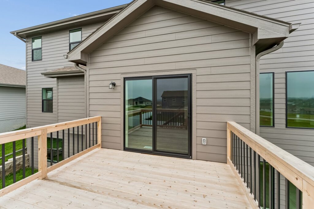 9-web-or-mls-10911 N 161st Ave_009
