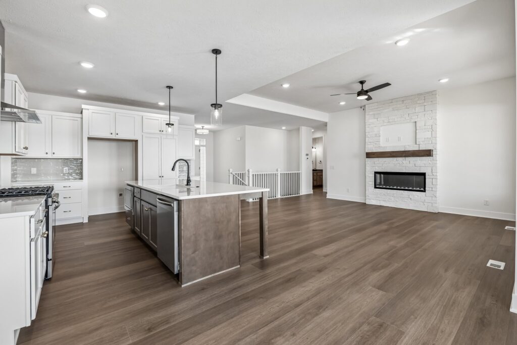 9-web-or-mls-8267 - 21417 Z Street_009