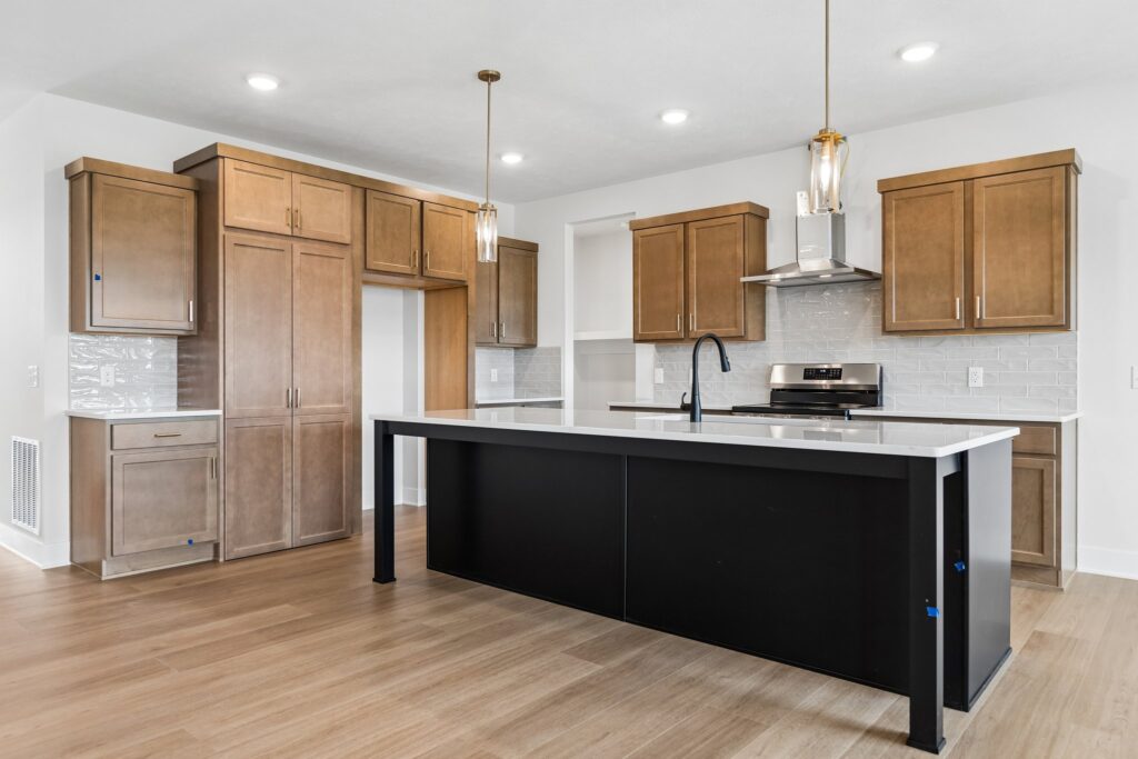 9-web-or-mls-8793 - 7805 N 167th Ave_009