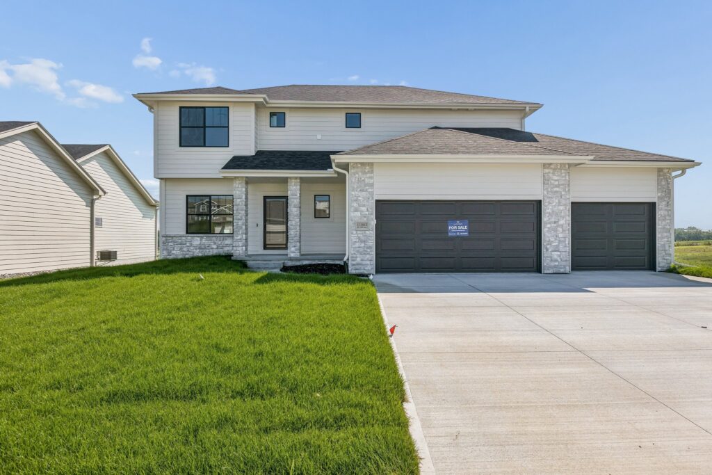1-web-or-mls-11003 N 159th Ave_001