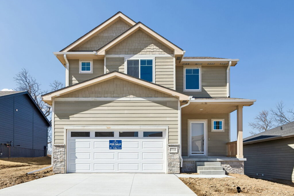 1-web-or-mls-8320 - 7716 N 116th Ave_001