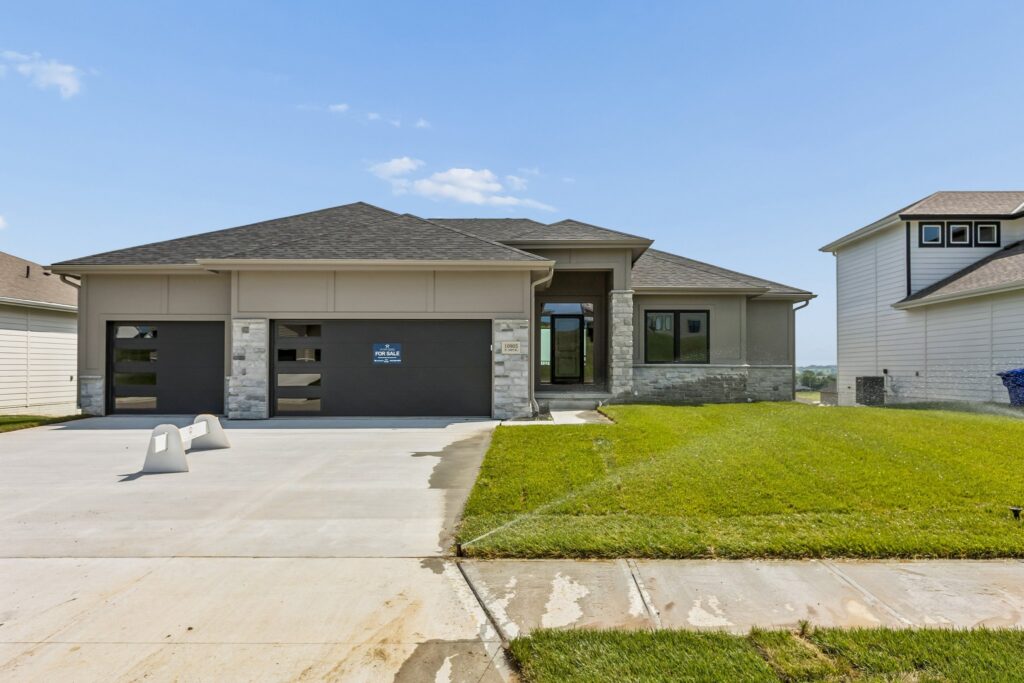 1-web-or-mls-9883 - 10905 N 160th St_001
