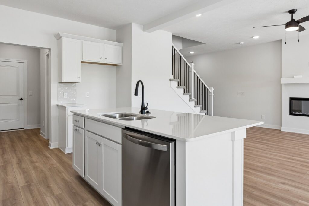 10-web-or-mls-16101 Isabella St_009
