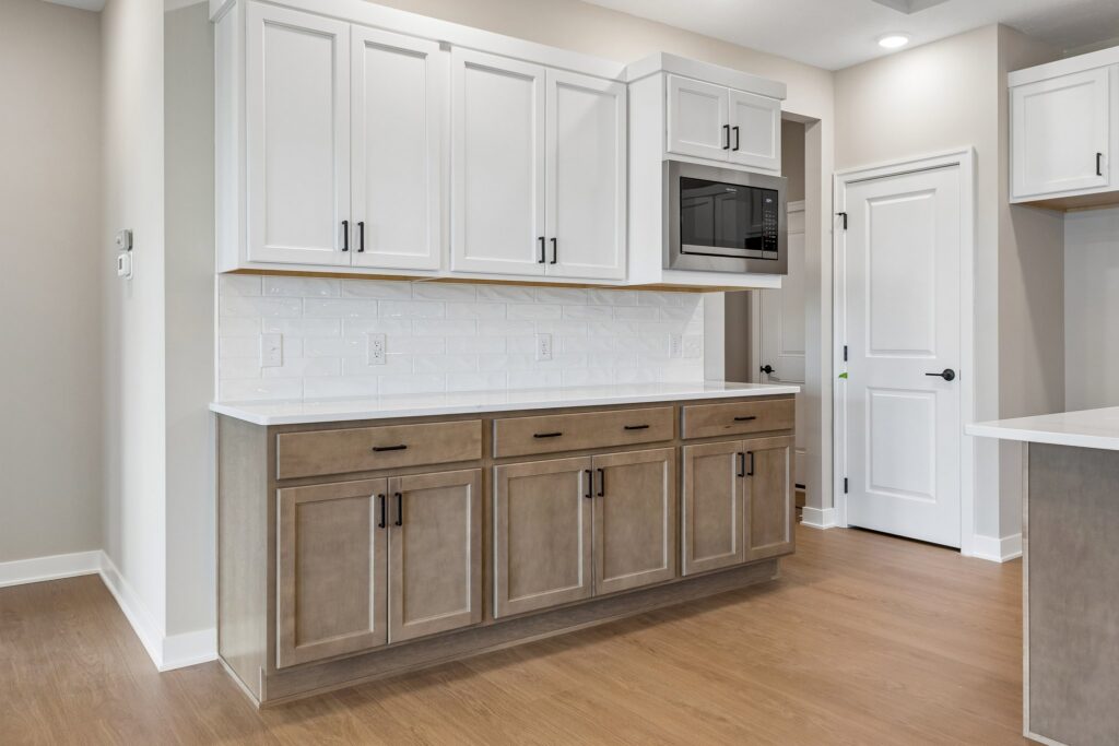 10-web-or-mls-9341 - 17118 Cora St_010