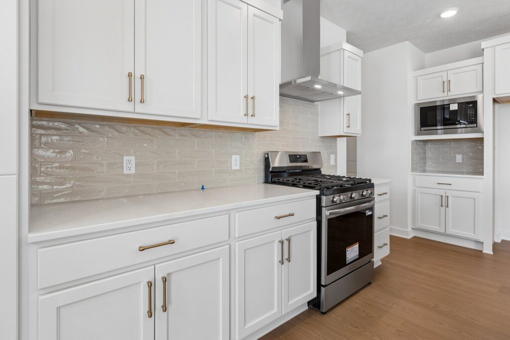 10-web-or-mls-9659 - 11103 N 161st Ave_010