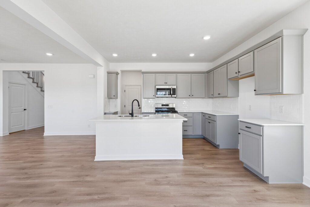 11-web-or-mls-8320 - 7716 N 116th Ave - 011