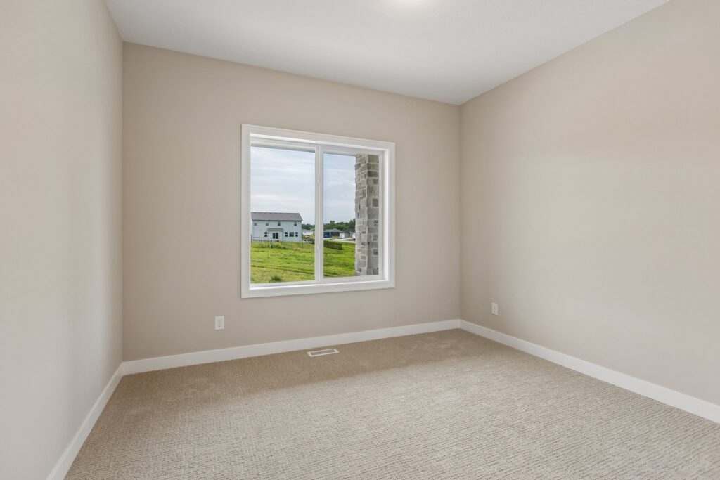 11-web-or-mls-9341 - 17118 Cora St_011