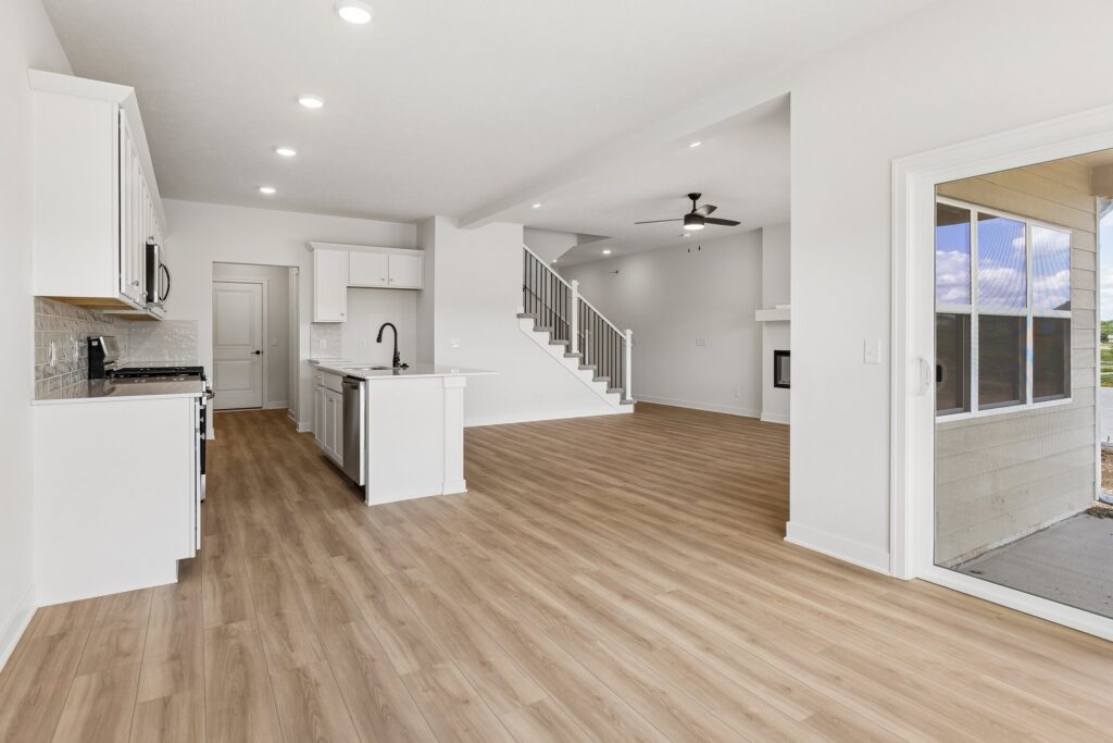 12-web-or-mls-16101 Isabella St_011