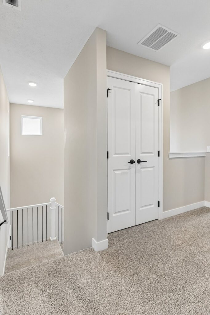 12-web-or-mls-8363 - 7713 N 116th Ave - 012