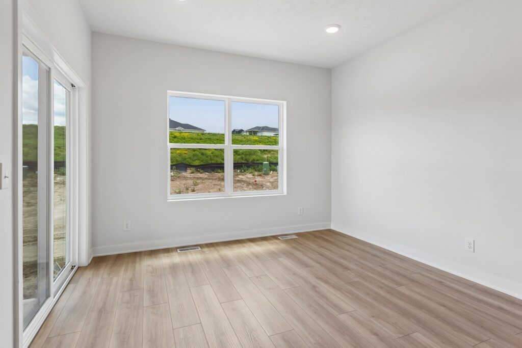13-web-or-mls-16101 Isabella St_012