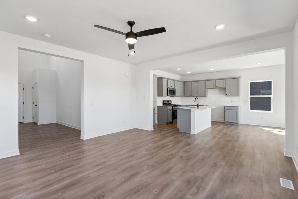 13-web-or-mls-8320 - 7716 N 116th Ave - 013