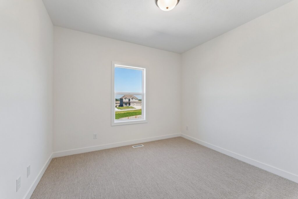 13-web-or-mls-9343 - 11101 N 161st St_013