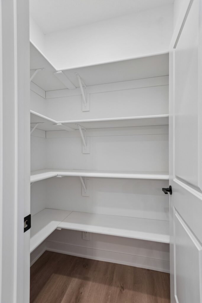 14-web-or-mls-8320 - 7716 N 116th Ave - 014