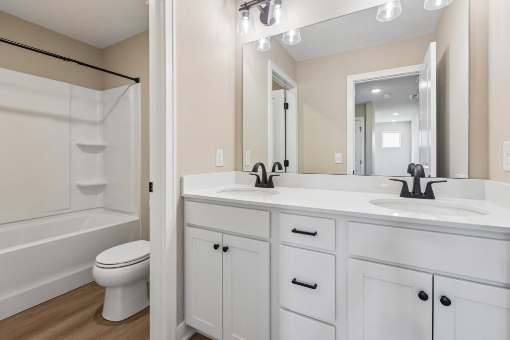 14-web-or-mls-8363 - 7713 N 116th Ave - 014