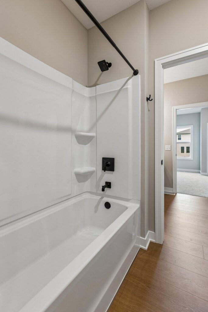 14-web-or-mls-9341 - 17118 Cora St_014