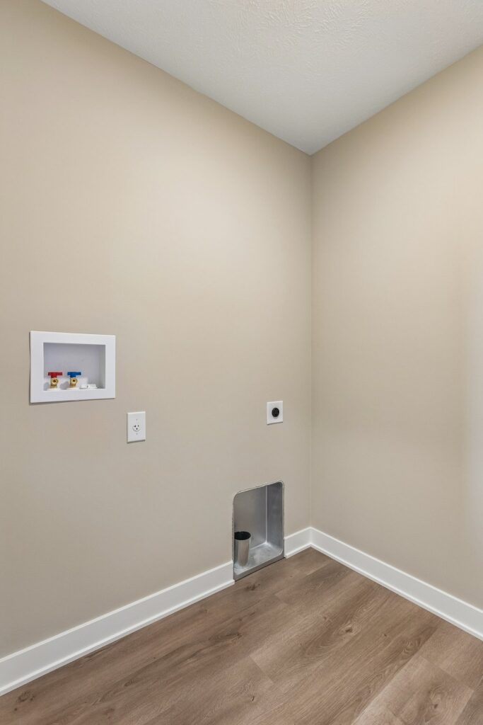 15-web-or-mls-8363 - 7713 N 116th Ave - 015