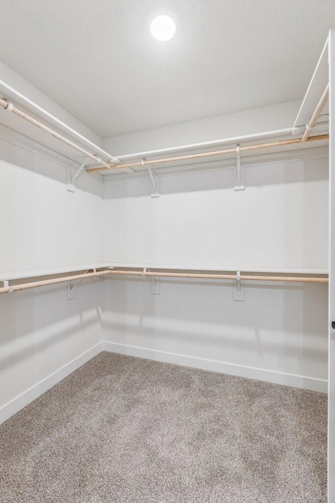 15-web-or-mls-9412 - 7713 N 116th St_015